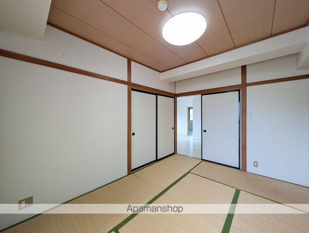 マンションパレロワイヤルの内装写真