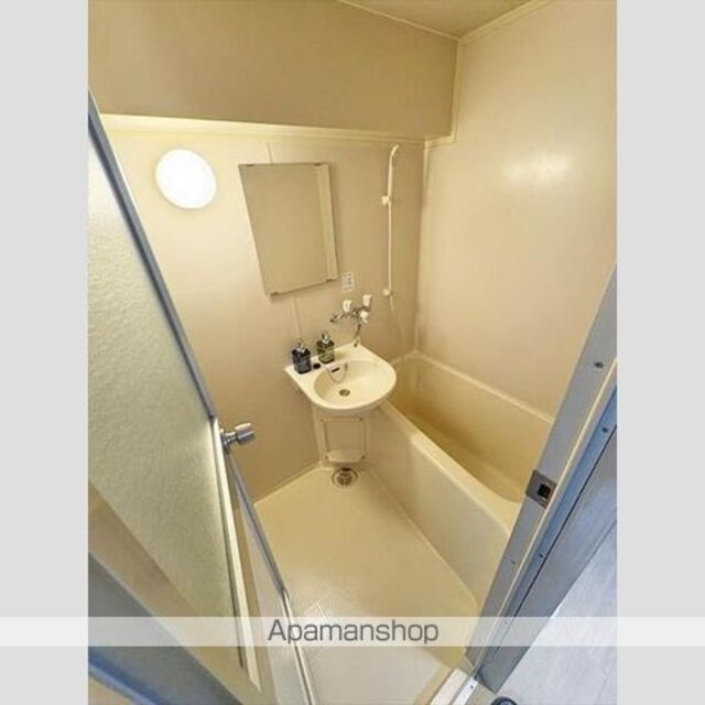 愛媛県松山市緑町１丁目[1K/19.8m2]のバス