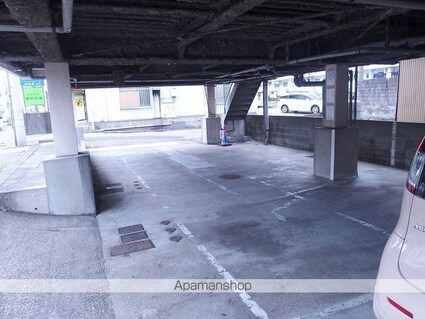 コーポ田野下[1R/36.5m2]の駐車場