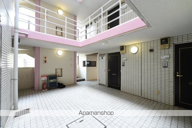 プレール荻窪南の玄関写真
