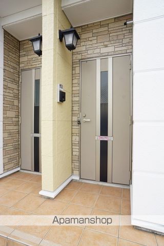 サニースクエアIの玄関写真