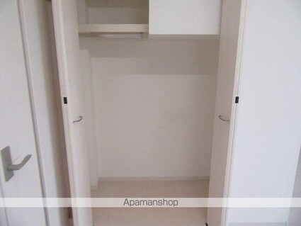 テアトルＣ棟[1R/26.42m2]の収納