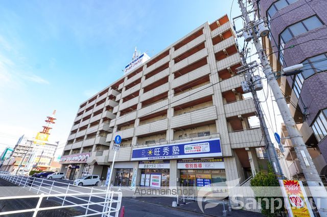 太陽山越ビルの外観写真