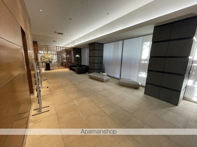 ラフィネタワー札幌南3条の玄関写真