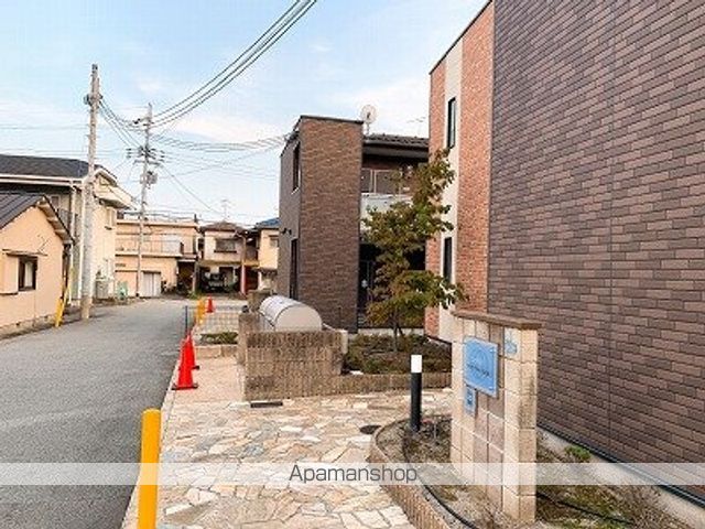 レオネクストディアグレイス宝塚の玄関写真