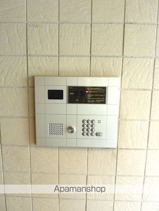 東京都世田谷区下馬２丁目[1K/20.3m2]のエントランス