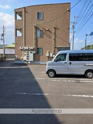 グラン　エスポワール[1LDK/54.16m2]の駐車場2