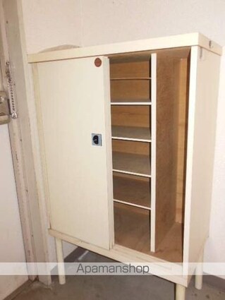 東京都三鷹市新川２丁目[2DK/45.36m2]の玄関