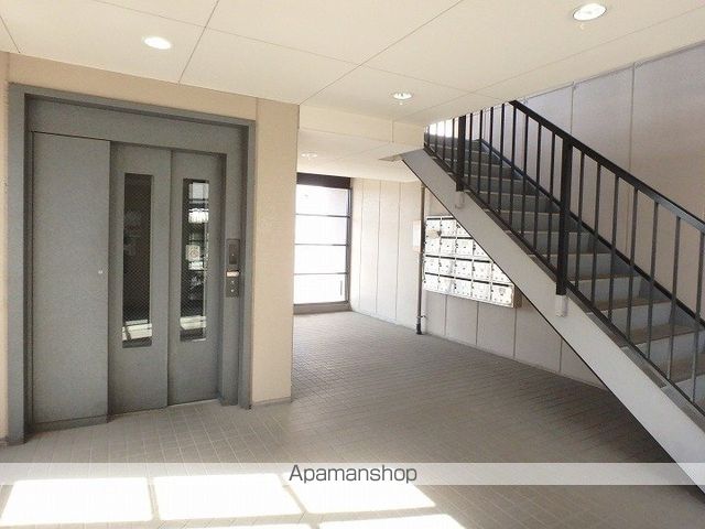 グランセレッソ弐番館の玄関写真