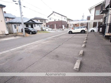 クリア塩尻[1K/26.4m2]の駐車場