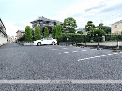 レオパレスｆａｖｏｒｉｔｅ[1K/20.28m2]の駐車場