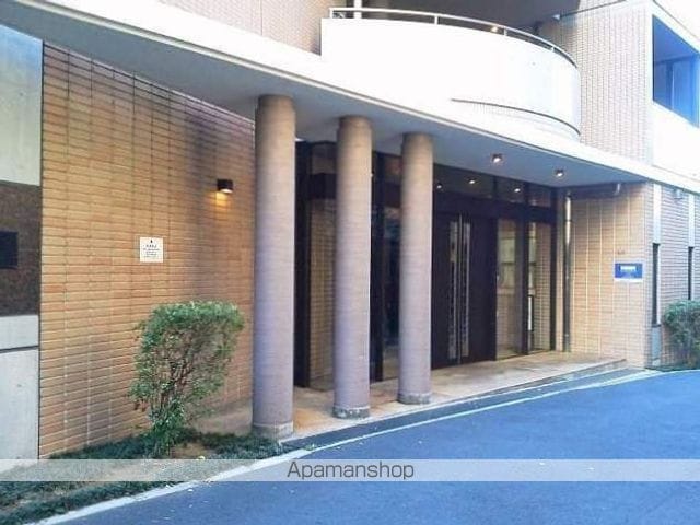 レジディア笹塚の玄関写真