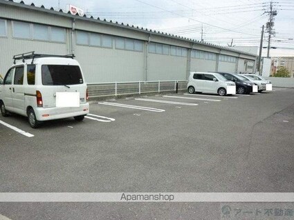 ヴィヴァーチェ東石井[1K/30.96m2]の駐車場