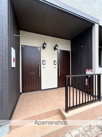 エルミタージュ泉ヶ丘1号館の玄関写真