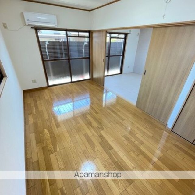 フラワー５番館[1LDK/40m2]のリビング・居間
