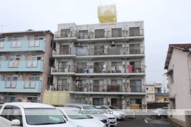 ロイヤル元町の玄関写真