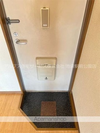鷺宮３丁目アパート[1R/16.11m2]の玄関