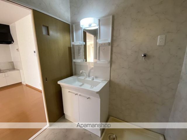 ロイヤルハイツ一津屋の内装写真