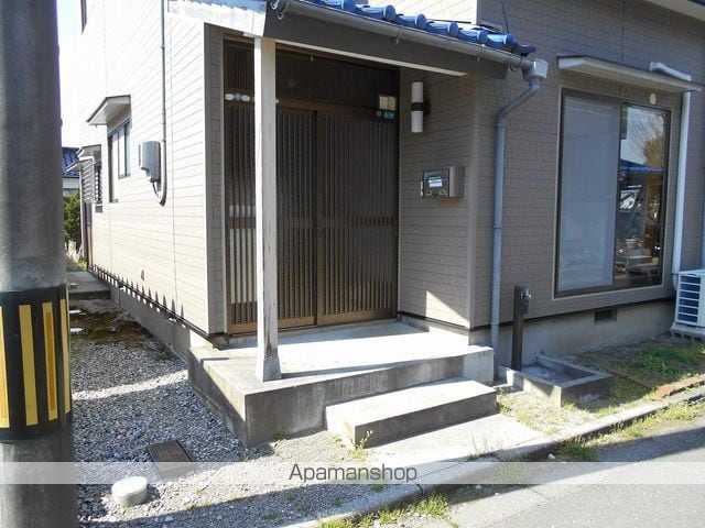 城端線 砺波駅 徒歩10分 2階建 築39年の玄関写真