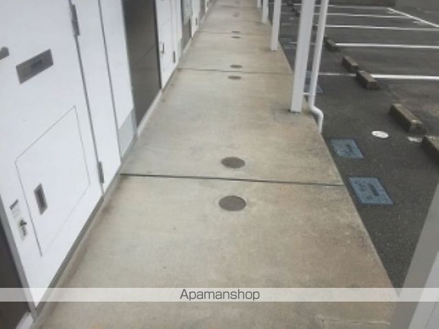 レオパレス小郡南の玄関写真