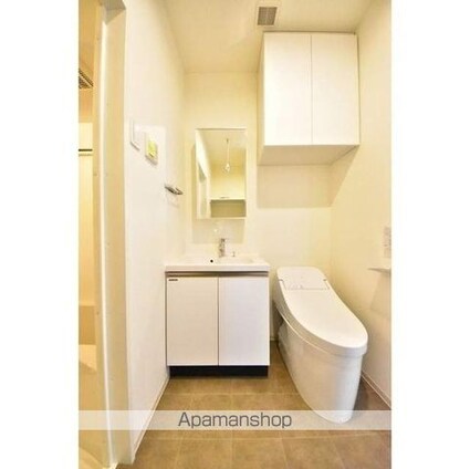 モダンテラス南青山[1LDK/26m2]のトイレ