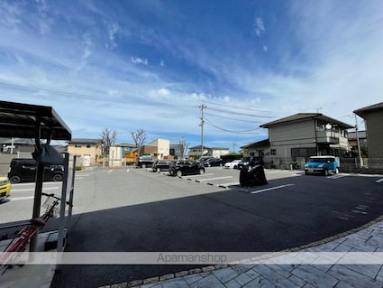 セントリーパーク[2LDK/61.5m2]の駐車場3