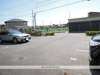 ＬＩＶＲＥ１[1LDK/44.1m2]の駐車場