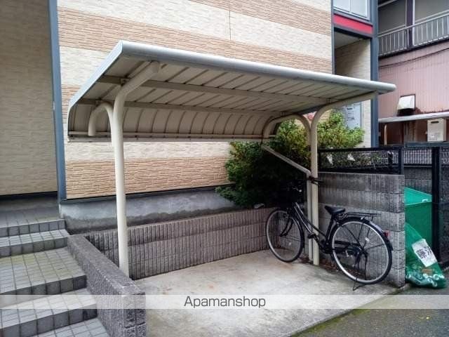 レオパレスミヤコの玄関写真