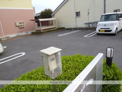 滋賀県愛知郡愛荘町愛知川[1K/27m2]の駐車場3