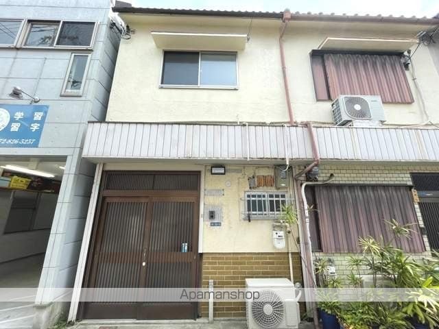 京阪電気鉄道京阪線 寝屋川市駅 徒歩6分 2階建 築67年の玄関写真