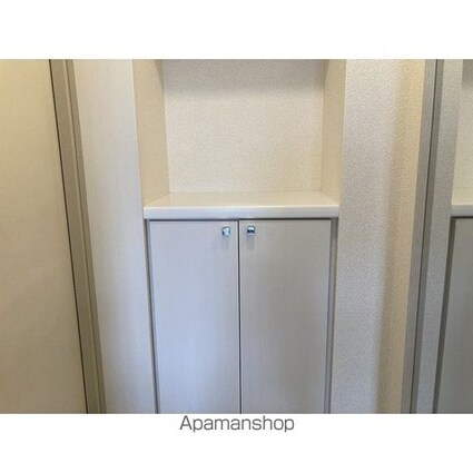 ヒルトップ北沢[1R/32.3m2]の収納