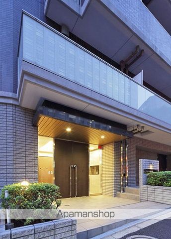 コンフォリア九段の玄関写真