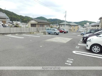 シャーメゾン万々Ⅱ[3LDK/70.19m2]の駐車場