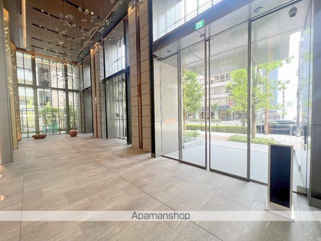 プレミストタワー靱本町の玄関写真