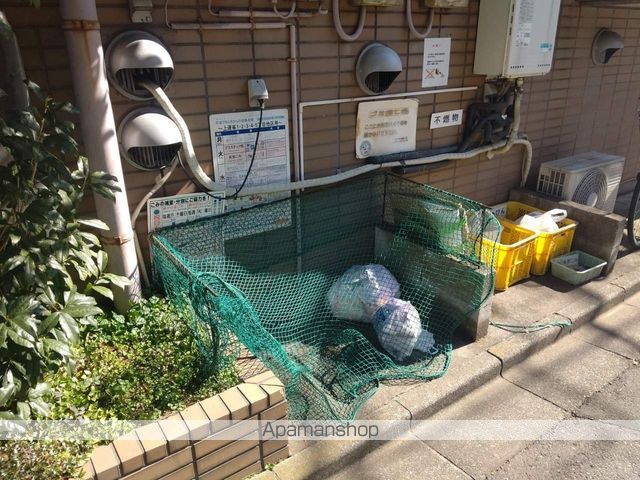 YKマンションの玄関写真