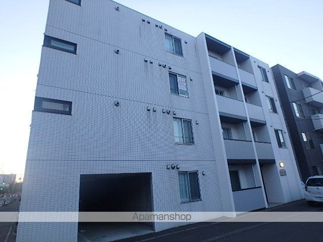 メープルコート平岸の外観写真