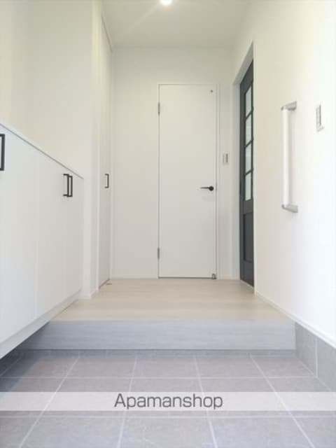 和歌山県和歌山市関戸３丁目[3LDK/98.7m2]の玄関