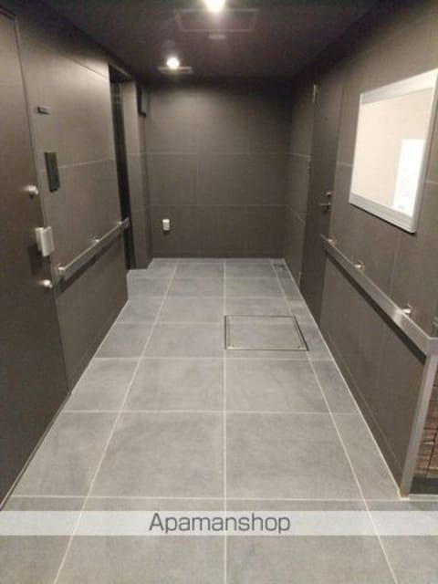 東京都中野区本町５丁目[1R/30.69m2]の共用部1