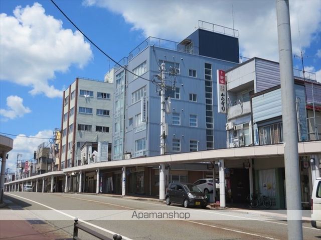 小千谷産業ビルの外観写真