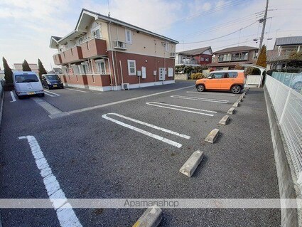 サニーヒルズ・オカベ[1LDK/42.37m2]の駐車場1