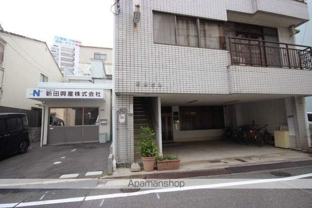 石田ビルの玄関写真