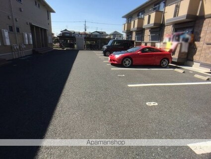 リトルアイランドⅢ[1K/36.39m2]の駐車場