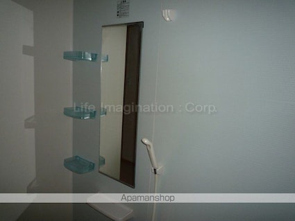 ヴィラ　アンソレイエⅢ[2DK/44.82m2]の駐車場1