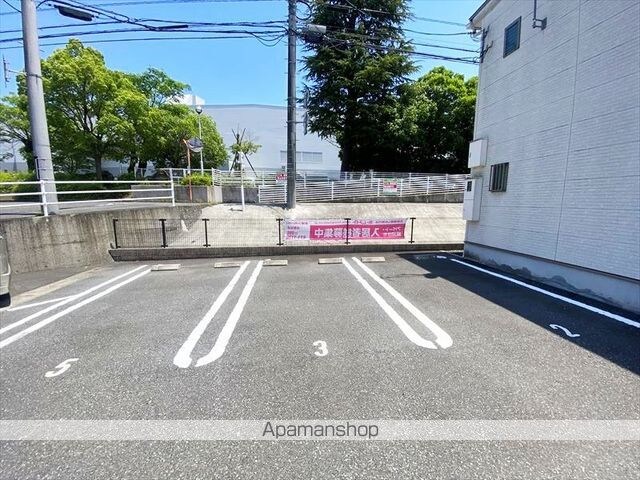 Ｐｌａｎｅｔ[1LDK/42.47m2]の駐車場