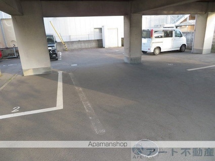 メゾン大塚[2DK/40.5m2]の駐車場2