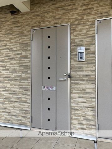 ロージィ・コートの玄関写真