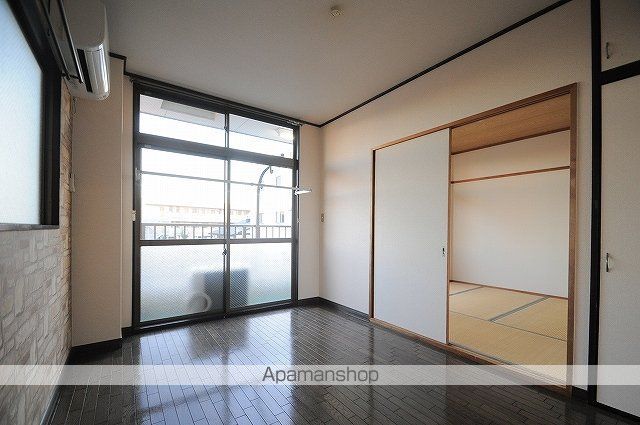 鈴万ハイツの内装写真