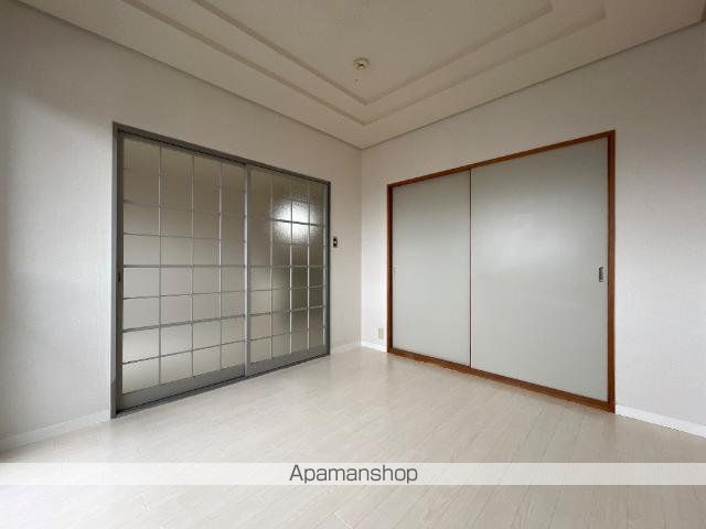 ROOMYかんのの内装写真