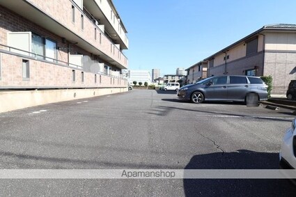 グランドセントレア８８８　Ａ・Ｂ[1K/33.32m2]の駐車場1