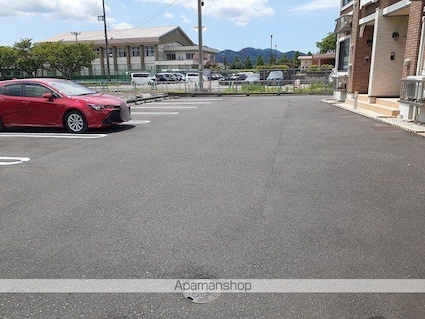 ノースコア北府Ⅳ[1LDK/41.48m2]の駐車場